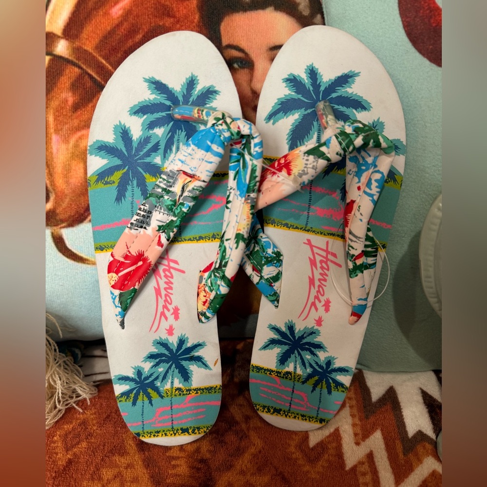 Hawaii Palm Tree Flip Flops